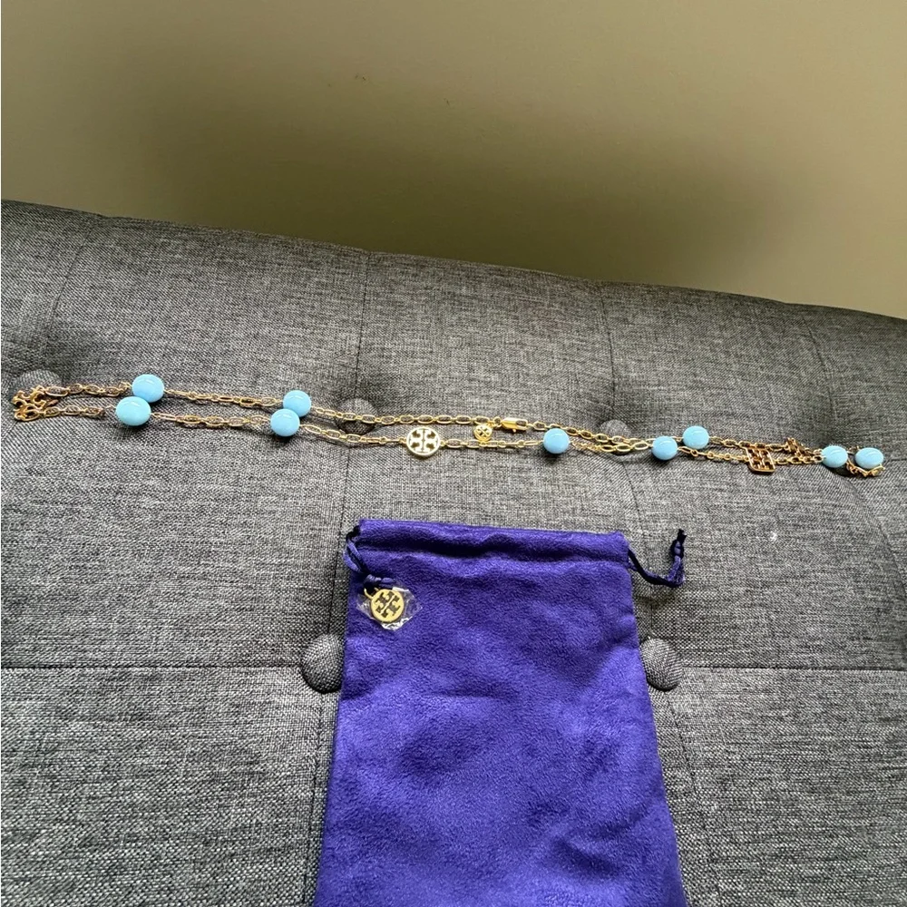 Tory Burch - Long Gold-Tone Necklace with Turquoise Blue Beads and TB Logos - Picture 3 of 8